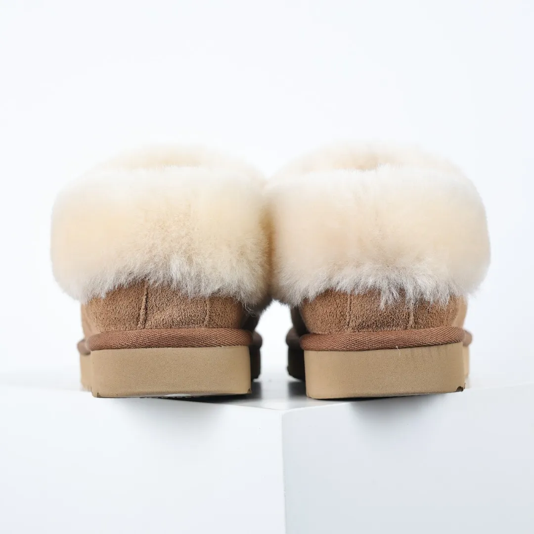 Pick up locally 💰520 Core recommendation with good price It is a very suitable choice for home use. In recent years, uug has launched a series of styles, which are partially geared towards the preferences of young consumers and have also moved to the forefront of fashion trends. Shoe body material: water-repellent coated suede upper, 17 mm UGGPURE™ implantable wool insole, lightweight non-slip and comfortable rubber outsole, with brand LOGO and trademark, with full packaging Size: 35 36 37 38 39 40